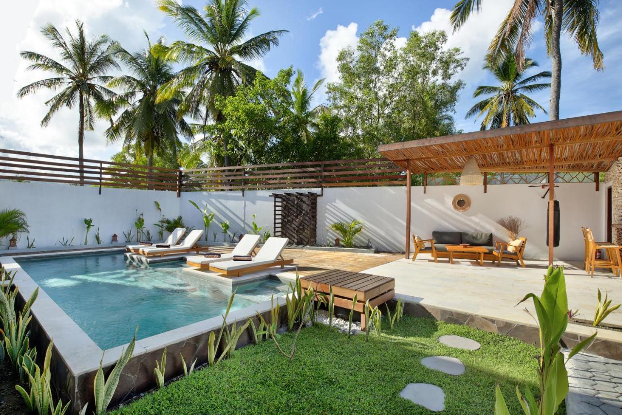 Villa Sakura. Luxury 3 Bedroom Villa. Selong Belanak Exterior foto
